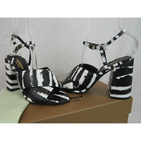 NIB BURBERRY CASTLEBAR BLACK WHITE LEATHER BUCKLE STRAP SANDAL PUMPS 40 ITALY - Picture 7 of 12